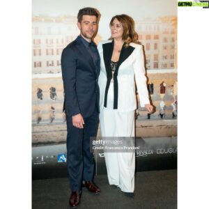 Ed Hendrik Instagram - anteprima Milanese per “FLAMINIA”🩷

perché non si dica che facciamo ridere, piangere e riflettere solo a Roma Nord @michelagiraud 

dall’11 Aprile #soloalcinema 🍿

grazie ✨
@giorgioarmani @stellagiannetti 
& 
@churchs @flaviocer