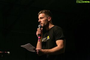 Ed Hendrik Instagram - Tutti gli esseri umani nascono liberi ed eguali in dignità e diritti. Sono dotati di ragione e di coscienza e devono agire gli uni verso gli altri in spirito di fratellanza.

Articolo 1 della DICHIARAZIONE UNIVERSALE DEI DIRITTI UMANI💛

@amnestyitalia