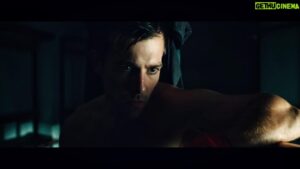 Ed Hendrik Instagram - L'Ombra, come senso di Oscurità, è all'inizio del tutto insieme alla Luce stessa, in quanto da questa generata, come suo opposto e sua componente. Di natura misteriosa, con poteri di occultamento, ha da sempre simboleggiato tutto ciò che fa parte dell'Inconscio dell'animo umano. Come la Luce rivela essa nasconde, non mostra alla nostra coscienza ciò che essa stessa contiene: l'inconscio di tutte le cose del mondo. • Vittorio Storaro

Frame di “N E K.O.” di mio fratello Ludovico, con la bellissima fotografia di Benjamin Maier @benjaminmaier_dp