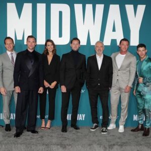 Ed Skrein Instagram - @midwaymovie LA Premiere with Aaron Eckhart @thereelpatrickwilson @mandymooremm @lukekleintank @rolandemmerich @thereallukeevans @nickjonas Flexing in @armani @turnbull_asser @thegreatfrogldn @pantherellasocks @georgecleverley @styleanderror @kumicraig love to @tony_grove @nickdsagar @aubreymarcus for the support 💙