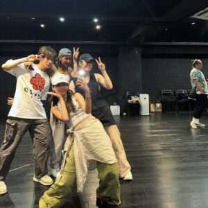 Edan Lui Instagram - .
同學們，下星期見👨🏻‍🎓