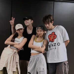 Edan Lui Instagram - .
同學們，下星期見👨🏻‍🎓