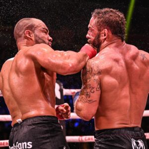 Eddie Alvarez Instagram - 𝐎𝐍𝐄.𝐌𝐎𝐑𝐄.𝐖𝐄𝐄𝐊 💥 WHO YA GOT? @PlatinumMikePerry or @EAlvarezFight⁉️

[ #BKFC56 | Dec 2 | Tix   Watch ➡️ BKFC.com ]