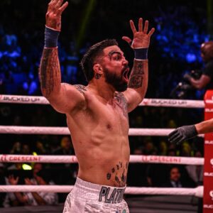 Eddie Alvarez Instagram - 𝐎𝐍𝐄.𝐌𝐎𝐑𝐄.𝐖𝐄𝐄𝐊 💥 WHO YA GOT? @PlatinumMikePerry or @EAlvarezFight⁉️

[ #BKFC56 | Dec 2 | Tix   Watch ➡️ BKFC.com ]