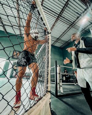 Eddie Alvarez Instagram - “The true soldier fights not because he hates what is in front of him, but because he loves what is behind him.”
G.K. Chesterton 
#familyfirst 👊🏽 #FIGHTWEEK 
@jamie_alvarez15