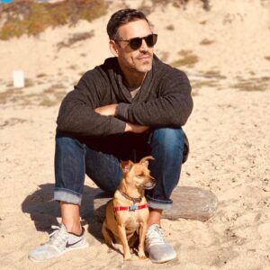 Eddie Cibrian Instagram - Out here muggin’ 😎🐶 Happy Monday! #pensive