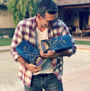 Eddie Cibrian Instagram - Aww...twins 👶 👶 #tequilatuesday #2017reservadelafamilia #onetodrinkonetostore #nodiaperchanges