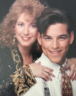 Eddie Cibrian Instagram - Happy Mother’s Day, Mom. You make ever day feel like a glamour shot ❤️ And a happy Mother’s Day to ALL the glamorous Mommas out there 🙏 #glamourshots 😎