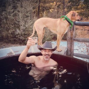 Eddie Cibrian Instagram - Hope y’all had a doggone beautiful Thanksgiving, my friends. 🥃  #countrycomfort #comingsoon @countrycomfortnetflix
