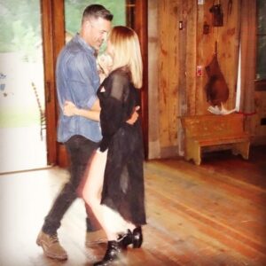 Eddie Cibrian Instagram - Finding your life's dance partner...priceless. 💃🕺#twostepping #orwasitthreestepping 🤷‍♂️