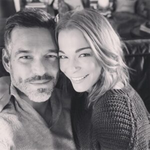 Eddie Cibrian Instagram - Happy Friday, my friends! 🙏