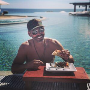 Eddie Cibrian Instagram - Yep! Enjoying an authentic taco Tuesday! 🌮👌#tacotuesday #cabo #sideoftequila 🤫