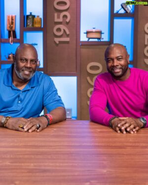 Eddie Jackson Instagram - I’ve done more shows on @foodnetwork than I can count and I’m thankful for each and every one. But when I tell y’all doing this show with my pops was the highlight of my life! Having the opportunity to work with my dad for a couple days was priceless!!! With that being said my dad is a damn fool 🤣🤣 definitely where I get it from! Tune in tonight and watch us do what we do on #battleofthedecades on @foodnetwork 10est/9cst. Old school Vs new school!! Let’s go!!!!!
