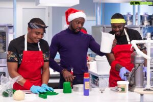 Eddie Jackson Instagram - From bands to floats, the baking teams are taking it to the streets with some holiday cakes that capture the “Santa Claus Parade” on #TheBigBake

Canada, you can start the #TheBigBake festivities tomorrow night at 8pm ET/PT on @foodnetworkca 

U.S. you will join the party on Monday, November 28th at 11|10c @foodnetwork