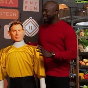 Eddie Jackson Instagram - “Stuff It, Bobby!” 😂 Watch as I bring Thanksgiving game day vibes to Bobby Flay's kitchen, with @maneetchauhan @christianpetroni and @mpsilakis tackling Bobby’s favorite - stuffed dishes on #BeatBobbyFlay #HolidayThrowdown only on @foodnetwork Tuesday, November 15th at 9|8c
