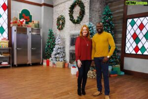 Eddie Jackson Instagram - 🍪🍪 #ChristmasCookieChallenge Alert! 🍪🍪

Watch this new episode on Sunday, November 13th at 8|7C on @foodnetwork @discoveryplus