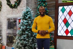 Eddie Jackson Instagram - 🍪🍪 #ChristmasCookieChallenge Alert! 🍪🍪

Watch this new episode on Sunday, November 13th at 8|7C on @foodnetwork @discoveryplus
