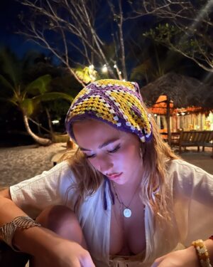 Eden McCoy Instagram - 🌕 🥱