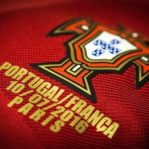 Éder Instagram - 10/07/2016 - Jamais esqueceremos. Memories we will never forget! @portugal 💪🏿🇵🇹🏆 #euro2016 #portugal #champions