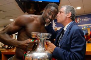 Éder Instagram - Mister, obrigado pela paciência e pela confiança depositada em mim. Obrigado por ter ajudado Portugal a conquistar os 2 títulos mais importantes da sua História.

O melhor da vida para si 🙏🏿🇵🇹