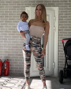Éder Instagram - Happy birthday to the love of my life🤗thank you schatje for bring all the ingredients to make our life magical...you are such an inspiration as a mother,woman,Wife...basically you’re the best🙌🏿 The love that you give us ever since we wake up until we fell asleep is wonderful .We(your boys) will take care of you and love you forever❤️ I’m so proud of you