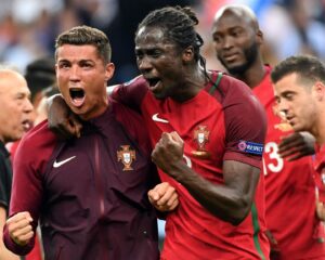 Éder Instagram - 10/07/2016 - Jamais esqueceremos. Memories we will never forget! @portugal 💪🏿🇵🇹🏆 #euro2016 #portugal #champions