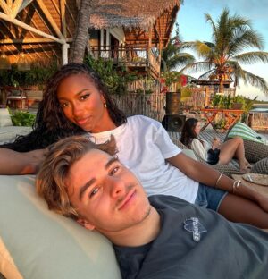 Edgar Ulrich Instagram - Tatajuba dump! 
On a passé une si belle semaine à @laventana.tatajuba, ils nous ont sincèrement traité comme des princes et princesses! 
On est si reconnaissants.
Not much wind but lots of laugh and love ! 🇧🇷🤍