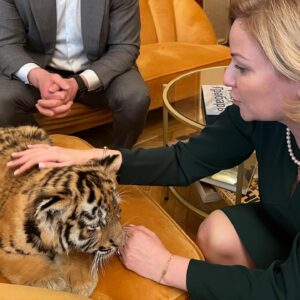 Edgard Zapashnyy Instagram - В кабинете Министра Культуры России Ольги Борисовны Любимовой.

With the Minister of Cultures of Russia Olga Lyubimova.

#любимова#запашный#роджер#правительстворф #министркультуры #россия #russia #ministerofculture #madeinrussia