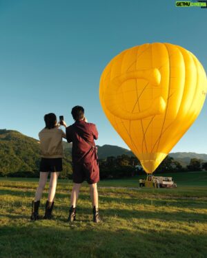 Edison Song Instagram - FIND YOUR COURAGE!
今夏你冒險了嗎？

Coach全球首顆熱氣球C Lock Balloon ，於台東2024熱氣球嘉年華粉墨登場。接下來更將推出Tabby手袋造型熱氣球，能看著Tabby Balloon在天際飄揚，還有更浪漫的事情嗎✨

7/6-8/19鹿野高台！
記得搭配昨日景點服用🎈

@coach 
#CoachNY #CoachTW
#CourageToBeReal #2024台東熱氣球嘉年華