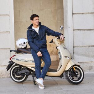 Edu Aguirre Instagram - SORTEO DE UNA MOTO | Me he unido a @poloclub y @urban_electricmotors para empezar el año como se merece y sortear una moto URBAN D6 edición especial Polo Club y un casco SHIRO a juego. Si estás deseando recorrer las calles de tu ciudad al más puro estilo Polo Club ¡participa!

Lee cómo conseguirla y ¡buena suerte a todos!

Dar like a esta publicación
Seguir a @poloclub y @urban_electricmotors 
Mencionar a una persona con la que darías un paseo en moto
Compartir en stories para una participación extra

Tenéis hasta 20/01/22 para participar.

La resolución del sorteo se hará 21/01/22  y anunciaremos los ganadores en el post de @poloclub. 

Sorteo válido en Europa
.
.
#poloclubxurban #ad

SORTEO CERRADO

Ganador: @g.bsergio