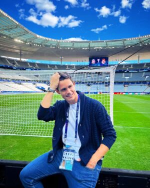 Edu Aguirre Instagram - Vivimos por ti…

Postureo desde París…⚽️