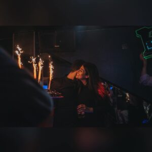 Edu Aguirre Instagram - Gracias a todos por una noche inolvidable. Seguir cumpliendo años rodeado de la gente que más quiero es el motor de mi vida. Eché mucho de menos a mi papá y a mi hermana @palomaaguirre13 
Especial agradecimiento a @teatrobarcelo por el cariño puesto en todo y hacerme sentir como en casa.
Y también a @clonti.eventos por la maravillosa decoración del lugar siempre con una sonrisa y ocupándose de absolutamente todo de principio a fin. 
OS QUIERO.
PD: Preparaos ya para la del año que viene…