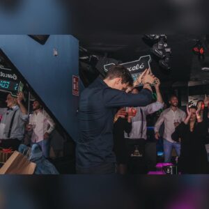 Edu Aguirre Instagram - Gracias a todos por una noche inolvidable. Seguir cumpliendo años rodeado de la gente que más quiero es el motor de mi vida. Eché mucho de menos a mi papá y a mi hermana @palomaaguirre13 
Especial agradecimiento a @teatrobarcelo por el cariño puesto en todo y hacerme sentir como en casa.
Y también a @clonti.eventos por la maravillosa decoración del lugar siempre con una sonrisa y ocupándose de absolutamente todo de principio a fin. 
OS QUIERO.
PD: Preparaos ya para la del año que viene…