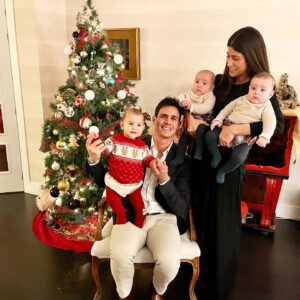 Edu Aguirre Instagram - Feliz y afortunado de estar esta noche con mi familia❤️🙏🏼
Feliz Navidad.
MissU @palomamccarthy13 @chris_mccarthy4