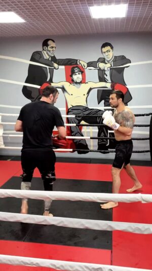 Eduard Vartanyan Instagram - Кукурузу охраняем😎 ⠀
Месяц до боя👊