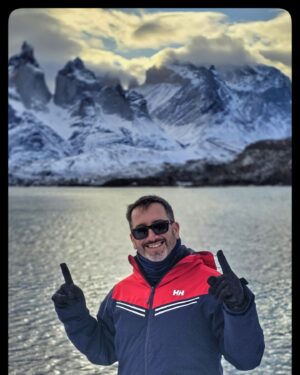 Eduardo Fuentes Instagram - Un viaje de ensueño. Ojo, Puerto Natales tiene opciones para todo tipo de bolsillo, opciones hay muchas. Ahora con vuelos en invierno es aún más fácil llegar. Goza de una ruta de maravillas naturales y gastronómicas sorprendentes!