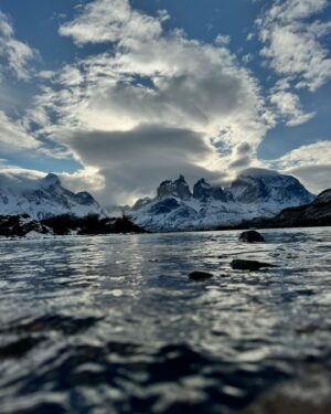 Eduardo Fuentes Instagram - Un viaje de ensueño. Ojo, Puerto Natales tiene opciones para todo tipo de bolsillo, opciones hay muchas. Ahora con vuelos en invierno es aún más fácil llegar. Goza de una ruta de maravillas naturales y gastronómicas sorprendentes!