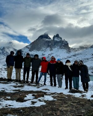 Eduardo Fuentes Instagram - Un viaje de ensueño. Ojo, Puerto Natales tiene opciones para todo tipo de bolsillo, opciones hay muchas. Ahora con vuelos en invierno es aún más fácil llegar. Goza de una ruta de maravillas naturales y gastronómicas sorprendentes!