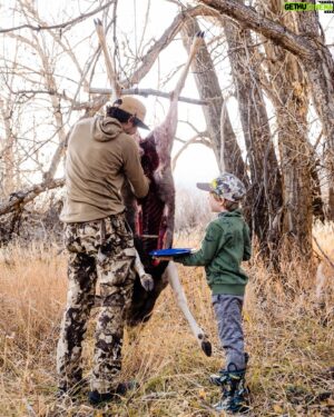 Eduardo Garcia Instagram - I see my year broken out into seasons by the month. For example, here in Montana we are slowly rolling into May which typically heralds the first signs of spring and the bounty of our wild foods. 

Mushrooms harvested now will be eaten fresh and dried for later. That’s kinda the rhythm, plan today, feast tomorrow. 

When out in the woods I west @firstlitehunting . The gear works, it’s that simple. It keeps me warm, dry, and confident so I can really lean into the journey. Link in my bio to what’s on offer. 

Here’s a few favorite moments from last years hunt camp with the squad.

November:

1. Hunt crew, keeping it quiet(never)and having a horrible time! @annajeanmt @dark_side_of_the_kuhn 

2. My pal Hunter patiently waiting for the tenderloins from a 2 yr mule deer.

3. No caption needed!

4. Camp vibes, can’t beat ‘em and can’t live without these moments

📸: @lindseymulcare