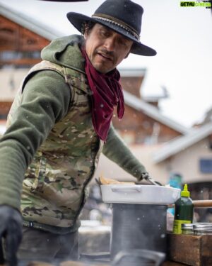 Eduardo Garcia Instagram - I’ve been having a good time up here @bigskyresort since I was a little kid and today was no different. Fresh air, mountain views and a world class partner like @lecreuset launching a first expression in the outdoor cooking space with The Alpine Outdoor Collection was incredibly exciting. 
 
Whether I’m firing up the grill or cooking over an open flame like I am here, the Alpine Outdoor Collection is a great companion for outdoor travel and cooking. Each piece comes ready to use with no seasoning required so you can sear, sauté, stir-fry, griddle, roast, and bake your favorite foods in the open air. 
 
Cooking and connecting with hundreds of folks under the grandeur of Lone Peak was unforgettable. I met so many people who had an interest in the Alpine Outdoor Collection, cooking over a fire and the @montanamex inspired menu and recipes. The mix of local Montana mountain community, and others from all over the world and of all ages was familial and festive. A fresh dusting of snow mixing with the aroma of a warm meal being cooked over a hot fire created a mountain Après for the books. Congratulations to @lecreuset on the launch! #ad

📷: @kg___creative