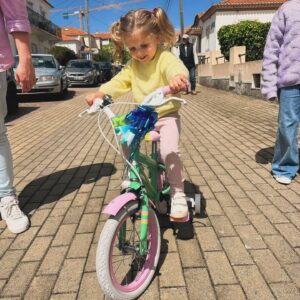 Eduardo Madeira Instagram - 3 Anos de Carolina. Os caracóis do pai e o feitio da mãe. Um amor maior.