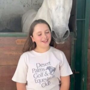 Eduardo Madeira Instagram - Leonor e os animais.
#kids #horses #love #animals