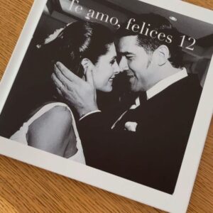 Eduardo Santamarina Instagram - Coñoooooooo👏👏👏La Vida está hecha de detalles y tú eres el DETALLE más hermoso que me ha dado la Vida... gracias Amor😱🥰🤪👩‍❤️‍👨