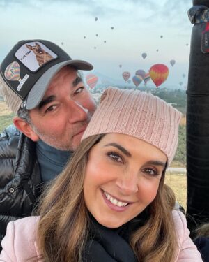 Eduardo Santamarina Instagram - Mis cinco sentidos devorando momentos como estos,dándole las gracias a Dios por la Familia a la cual pertenezco,orgulloso me hacen sentir todos y cada uno ,faltaron Edu/Robert físicamente,pero siempre están en mi corazón….. así q como dice la canción”Grax a la Vida que me ha dado tanto….”🙌❤️💯🤪