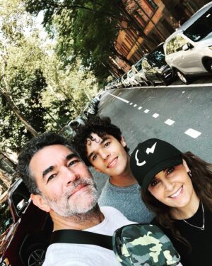 Eduardo Santamarina Instagram - Conviviendo c 2 de mis grandes Amores… aprendo y disfruto mucho de Uds, grax!!! Les Amo tanto 💯❤️🙌