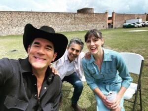 Eduardo Santamarina Instagram - Que bonito es lo bonito… estar entre amigos muy queridos y ademas… trabajando en lo q los gusta…. Los Amooo👏💯❤️🤠