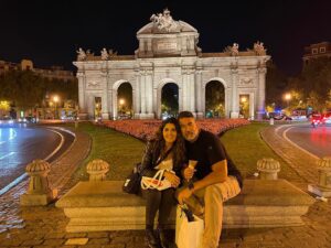 Eduardo Santamarina Instagram - Juntos,viendo pasar el tiempo como la puerta de Alcalá, y ahí esta y así estaremos siempre💯❤️🙌viendo pasar el tiempo…………