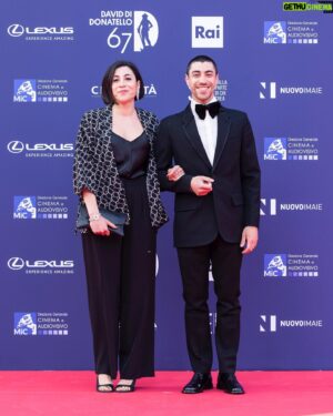Eduardo Scarpetta Instagram - quanti grazie si possono dire in una sola sera in una sola vita

@premidavid 
@volver.actor 
@indigo_film 
@othersrl 
@la_sara_kane 
@vaneboz
@fendi 
@rai_cinema