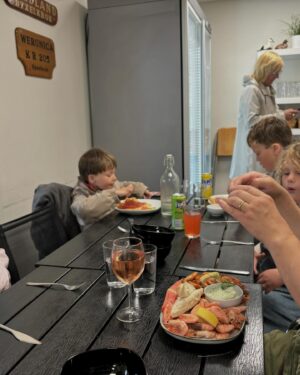 Edward Blom Instagram - Härlig lunch på @olandsfiskarn