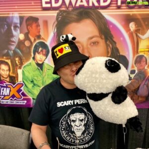 Edward Furlong Instagram - Had a fun weekend at FanX meeting fans and seeing some old friends

#fanx #edwardfurlong #convention